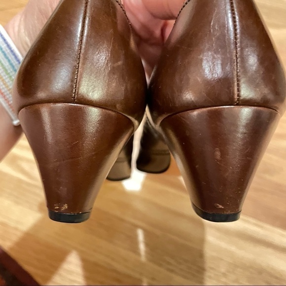 Ferragamo classic cap toe pumps brown leather size 9 AAAA extra narrow - Picture 4 of 9